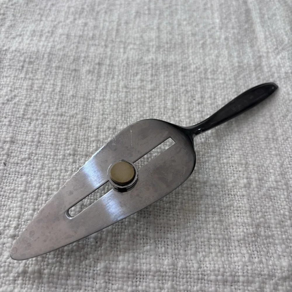 Vintage Fuller Brush Company Metal Cake Pie Server # 171 Made in Brazil Vintage‎